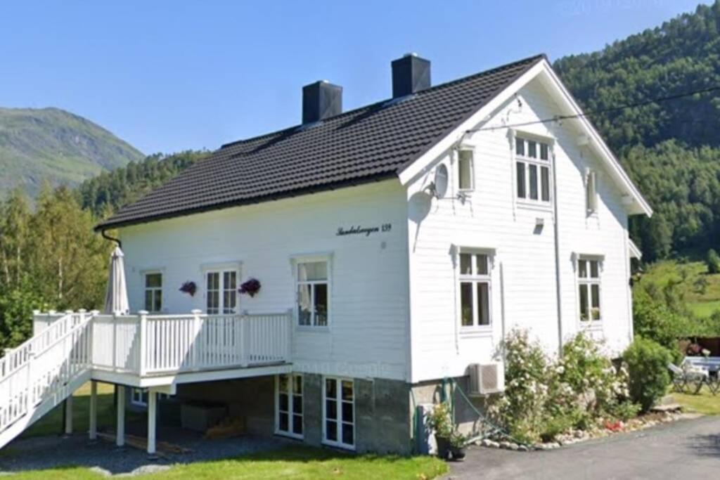 Bakken, Feriebolig Villa Volda Esterno foto